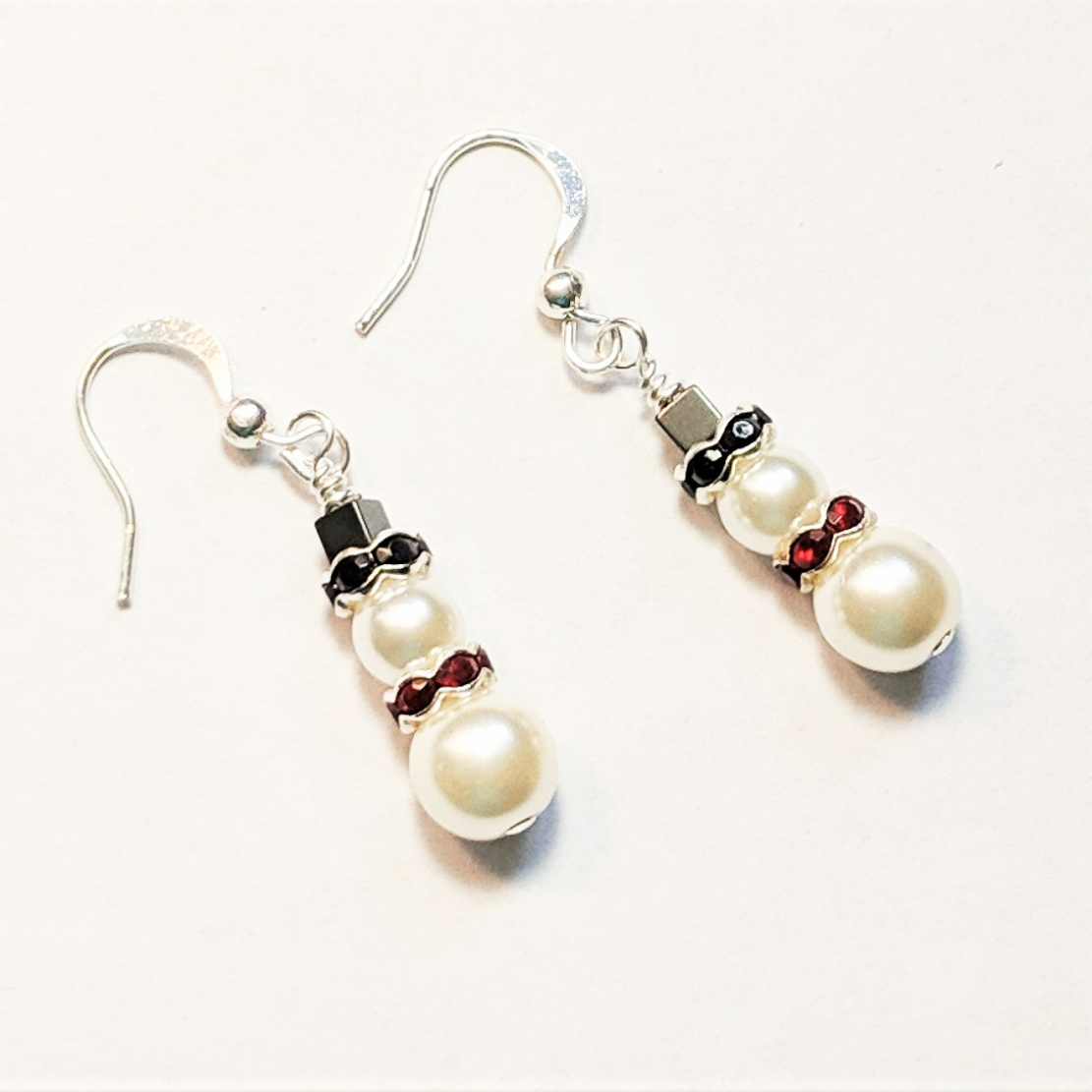 Snowman Earrings with Red Rondelle Accents - Click Image to Close